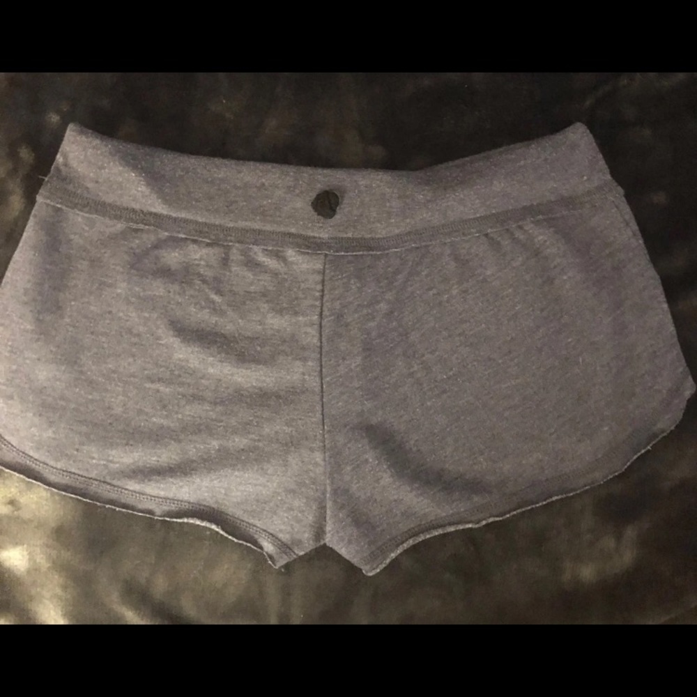 Twisted Heart rhinestone skull low rise shorts - Picture 4 of 4
